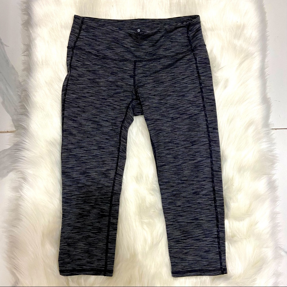 Athleta Ultimate Exercise Leggings Black and Grey Size Medium.